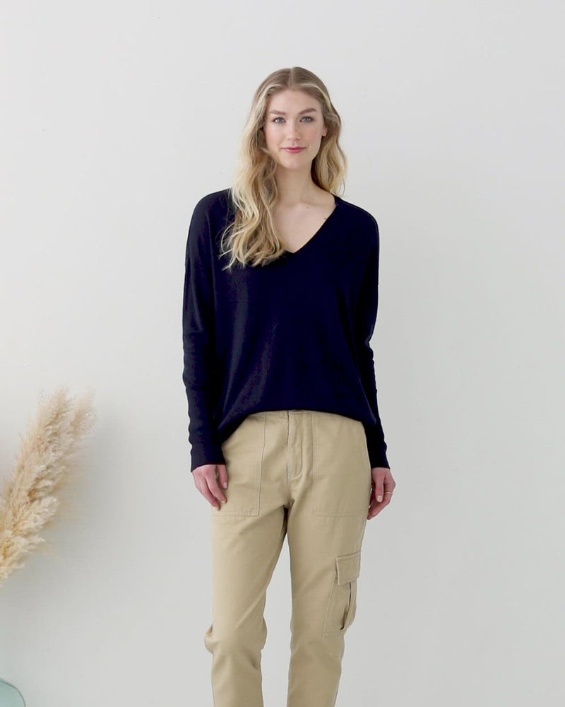 
                  
                    Load and play video in Gallery viewer, Elliott V-neck Sweater
                  
                